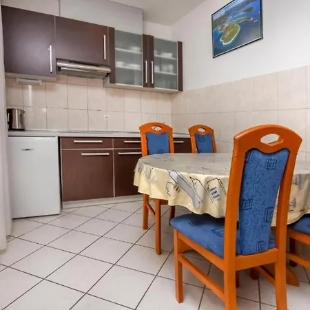Aurel Suites- Comfort Two Bedroom With Balcony * 로고즈니차