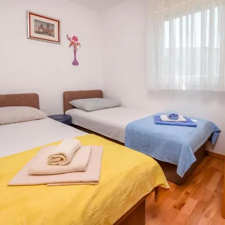 아파트 Aurel Suites- Comfort Two Bedroom With Balcony *